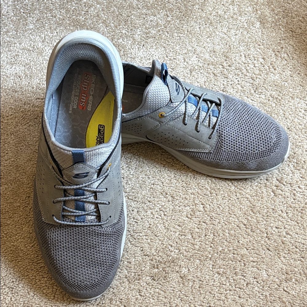 Skechers Men’s Gray and Navy Mesh slip ins Sneakers.